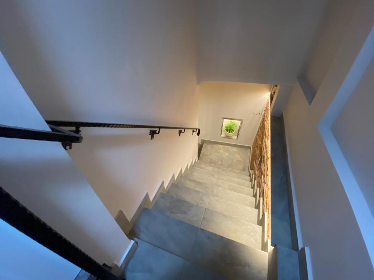 Boutique Rooms With Parking Oradea Exterior photo