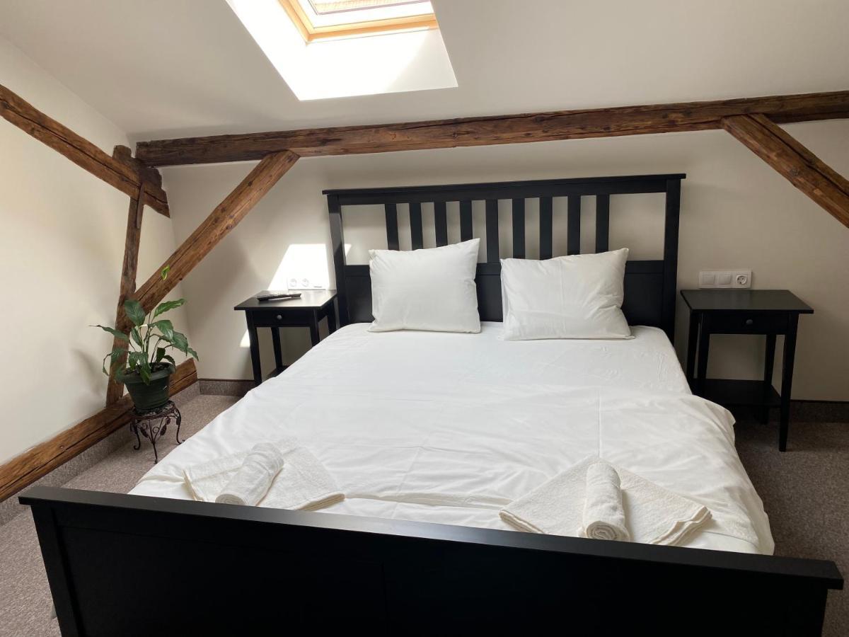 Boutique Rooms With Parking Oradea Exterior photo