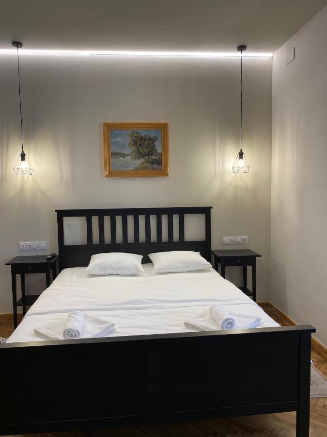 Boutique Rooms With Parking Oradea Exterior photo