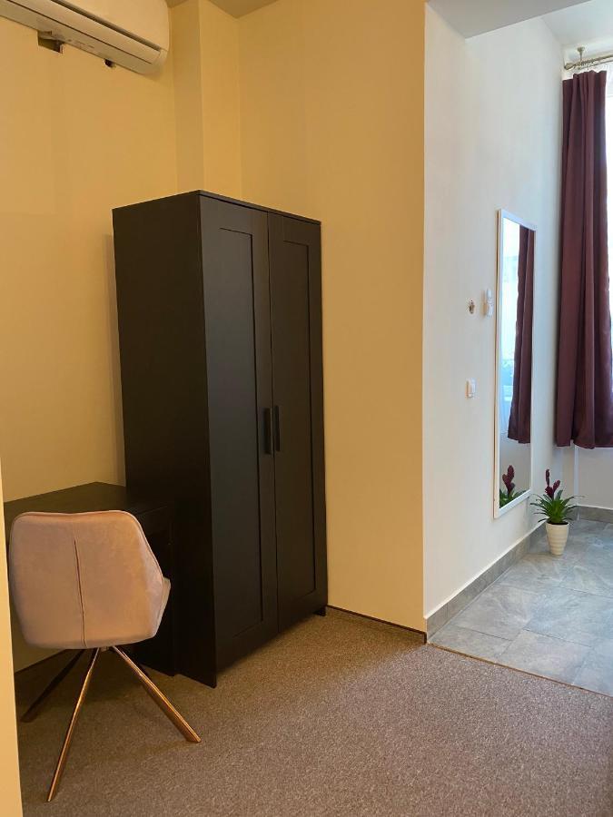 Boutique Rooms With Parking Oradea Exterior photo